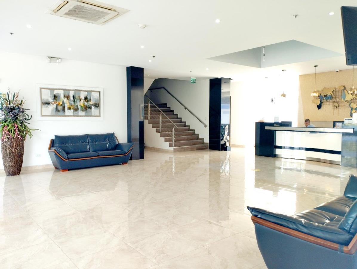 Hotel Royal Elim International カリ エクステリア 写真 Lobby
