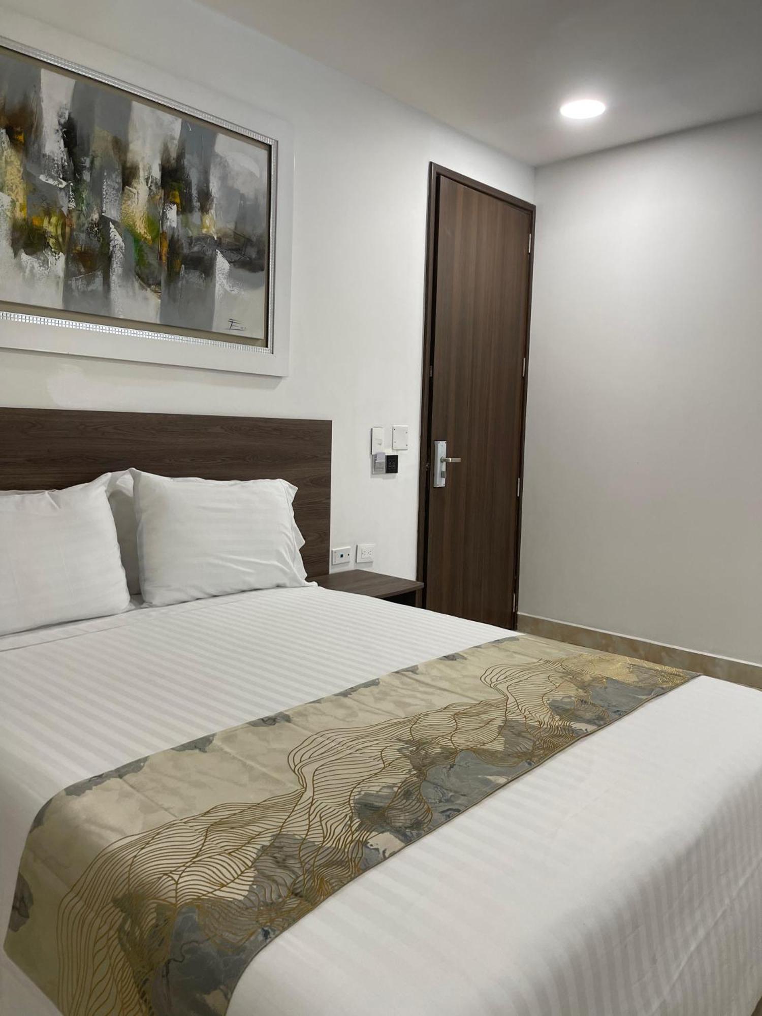 Hotel Royal Elim International カリ エクステリア 写真 A room at the hotel